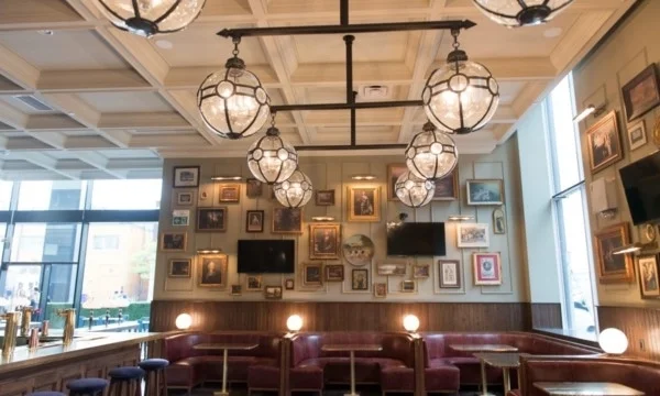 AnneBoleyn-interior-1505268100-1200x800.jpg