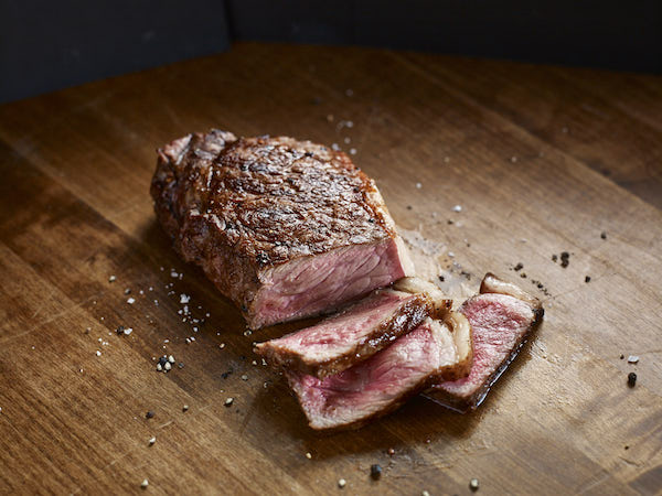 Hy's features Prime grade steaks