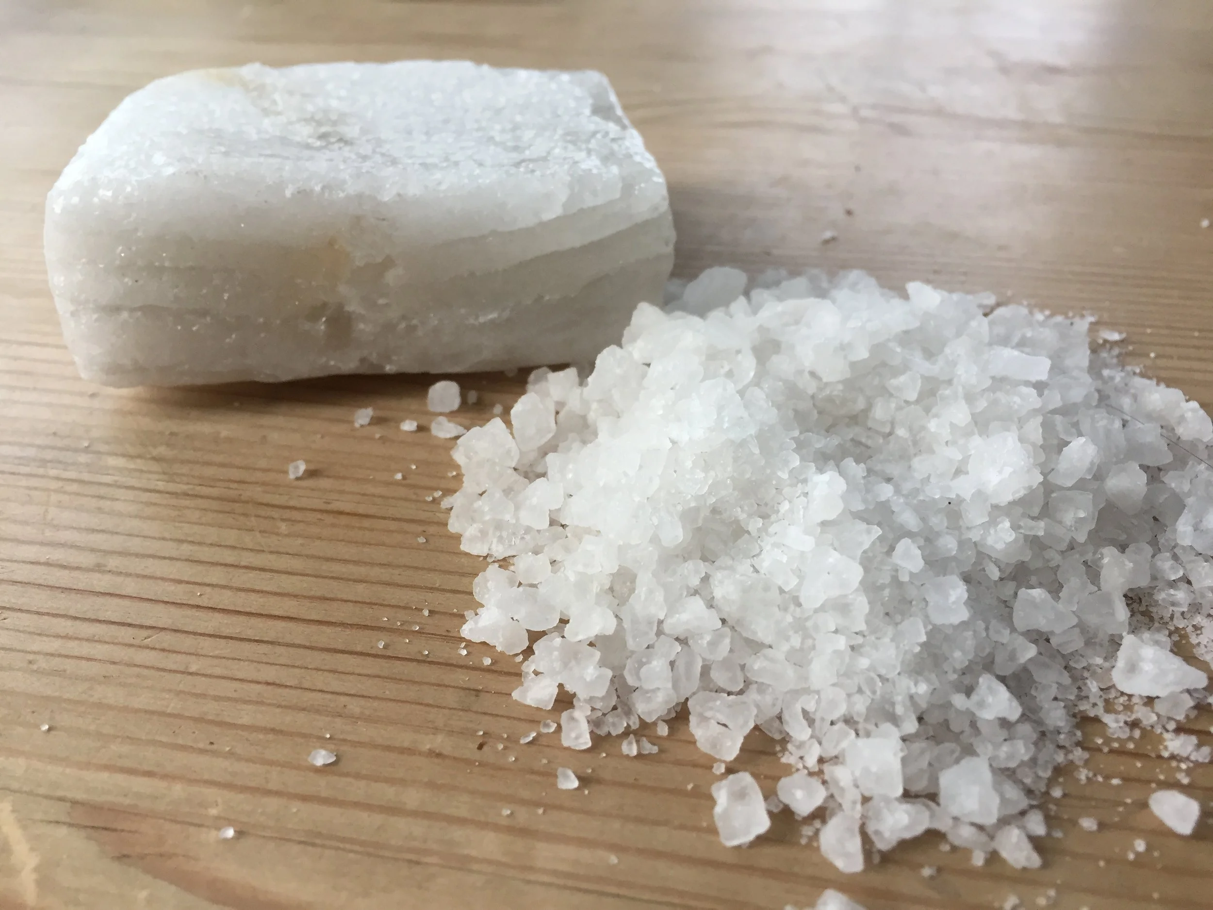 Saltstein og havsalt.