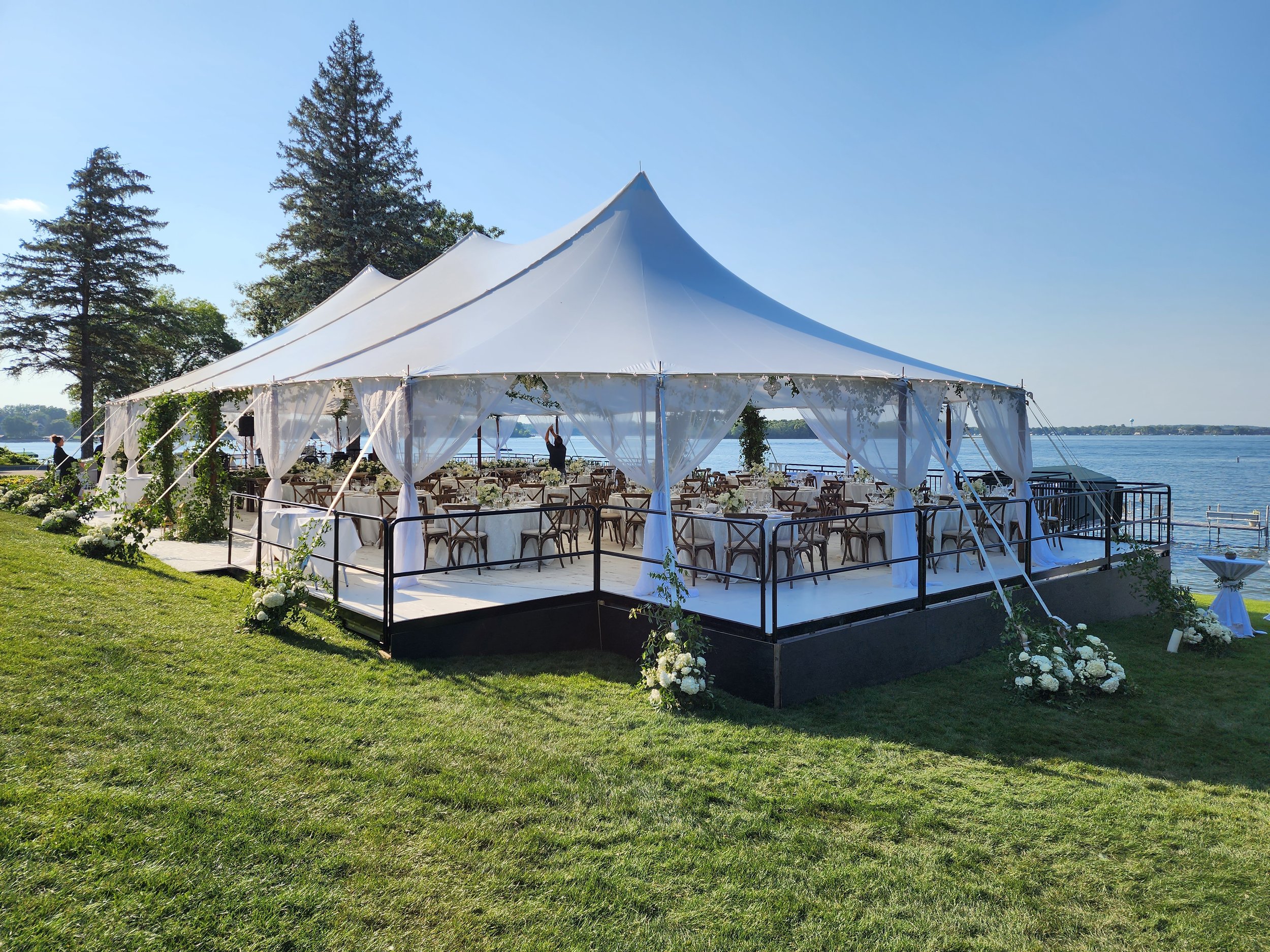   Worry-free wedding rentals    From start to finish.  