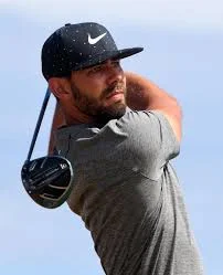 Two Gopher Golfers Take On The World