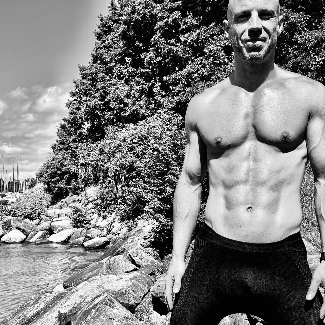 LIGHT FRIDAY - Free Private Class with Felix &amp; 1 Free Month with all new yearly memberships 🥳