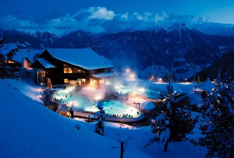 Bains Ovronnaz Snow Night.jpg