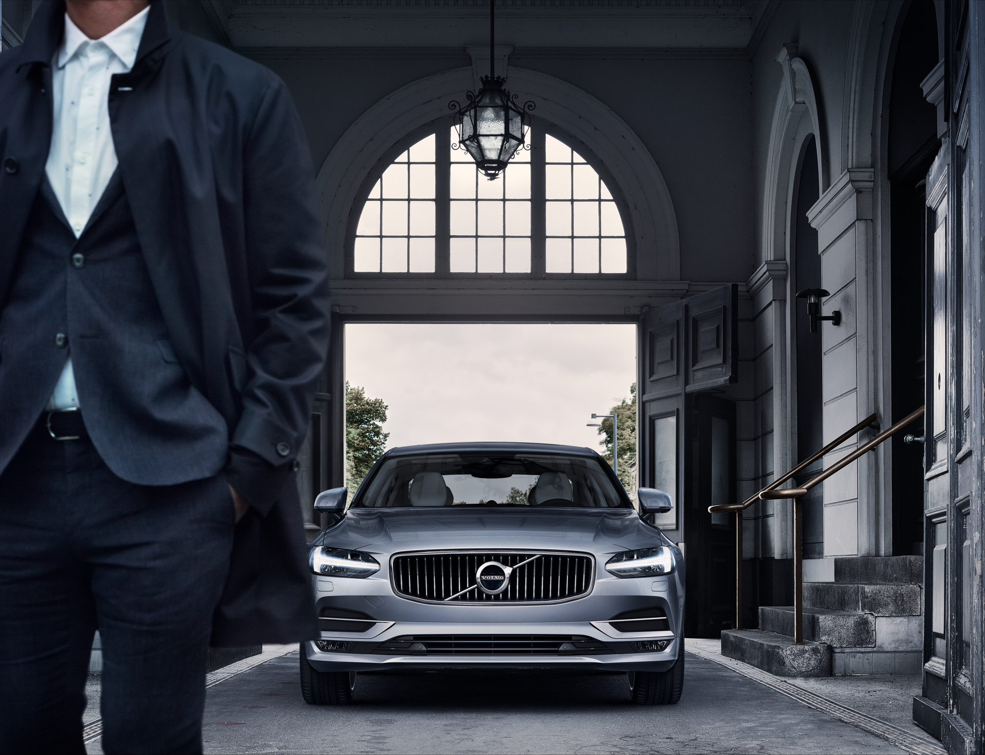  Volvo Cars S90 