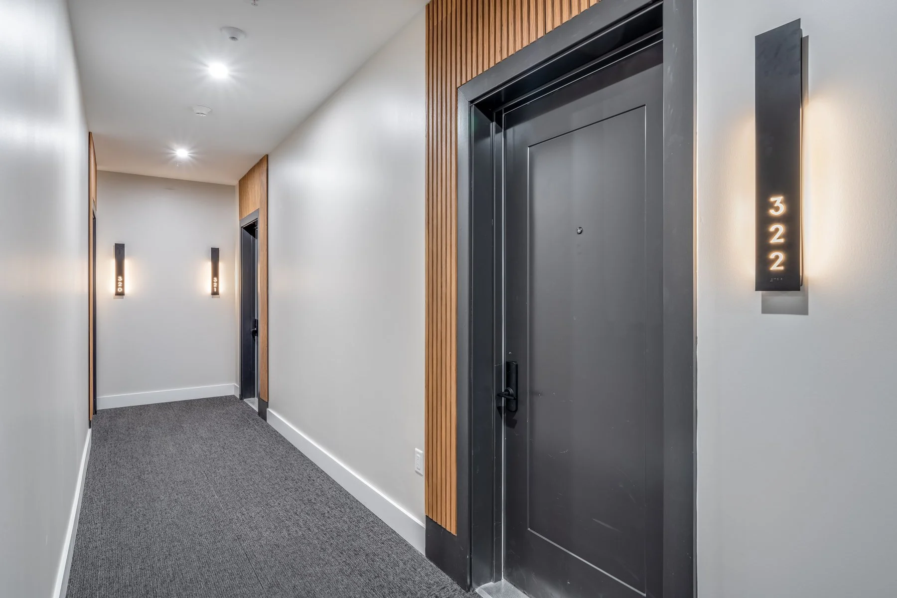 05 11_WestParkerAve-7_Hallway.jpg