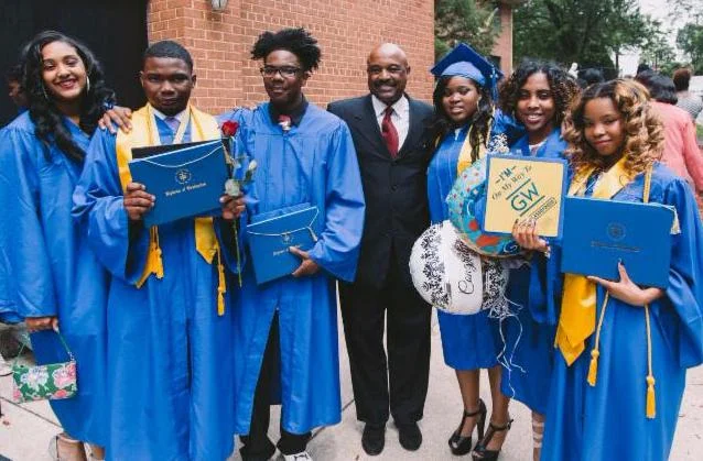 grad2016.jpg