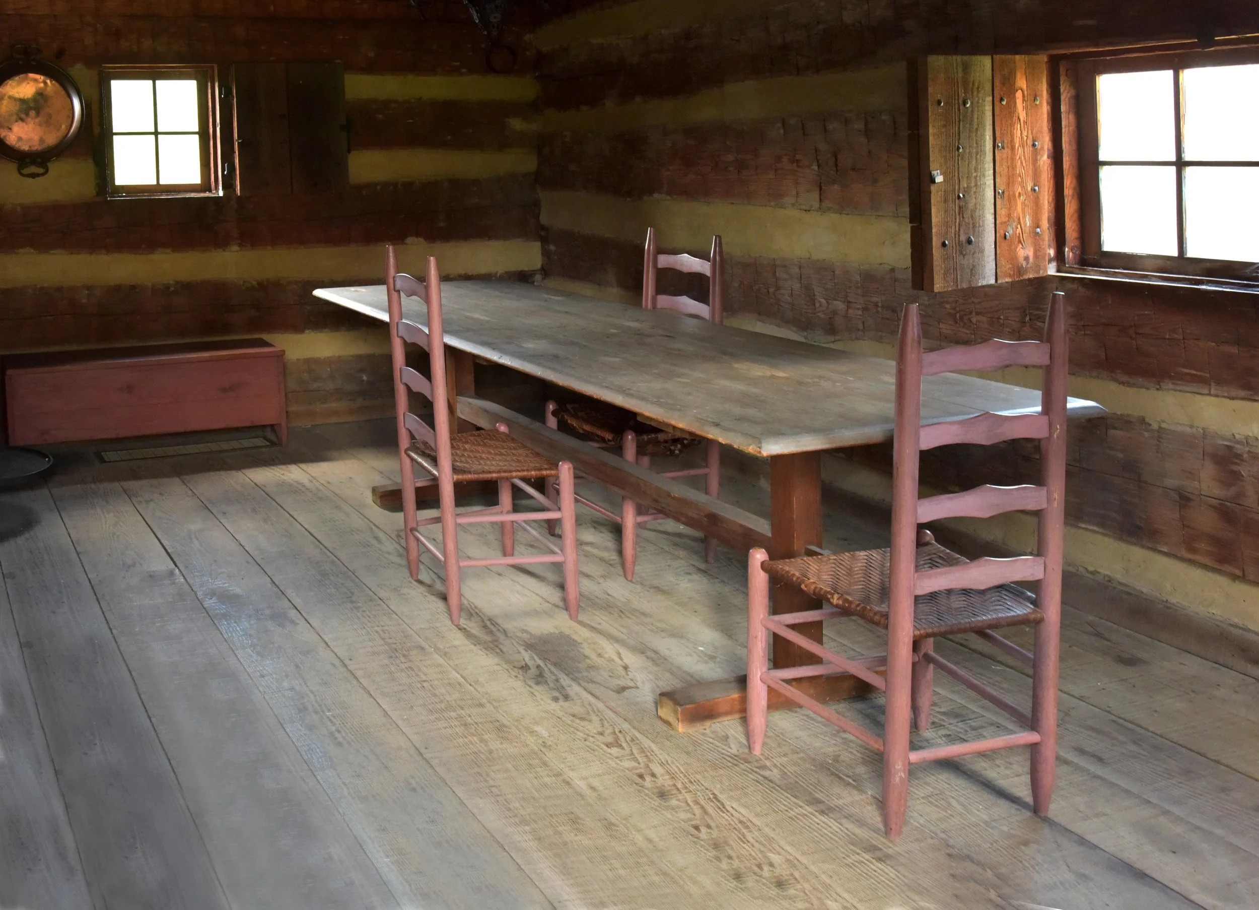 SSL_a0011_Officer-Mess-table_sm.jpg