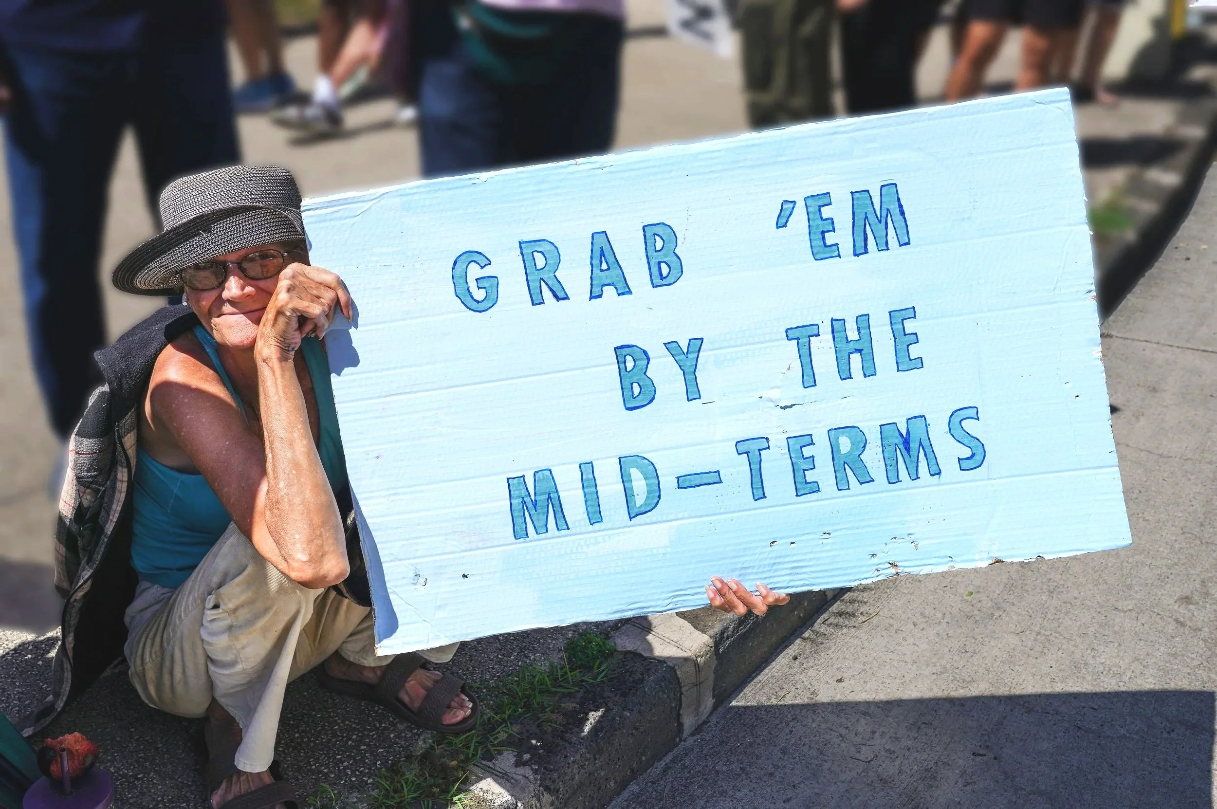 DSC07175 Grab by the mid terms.jpg