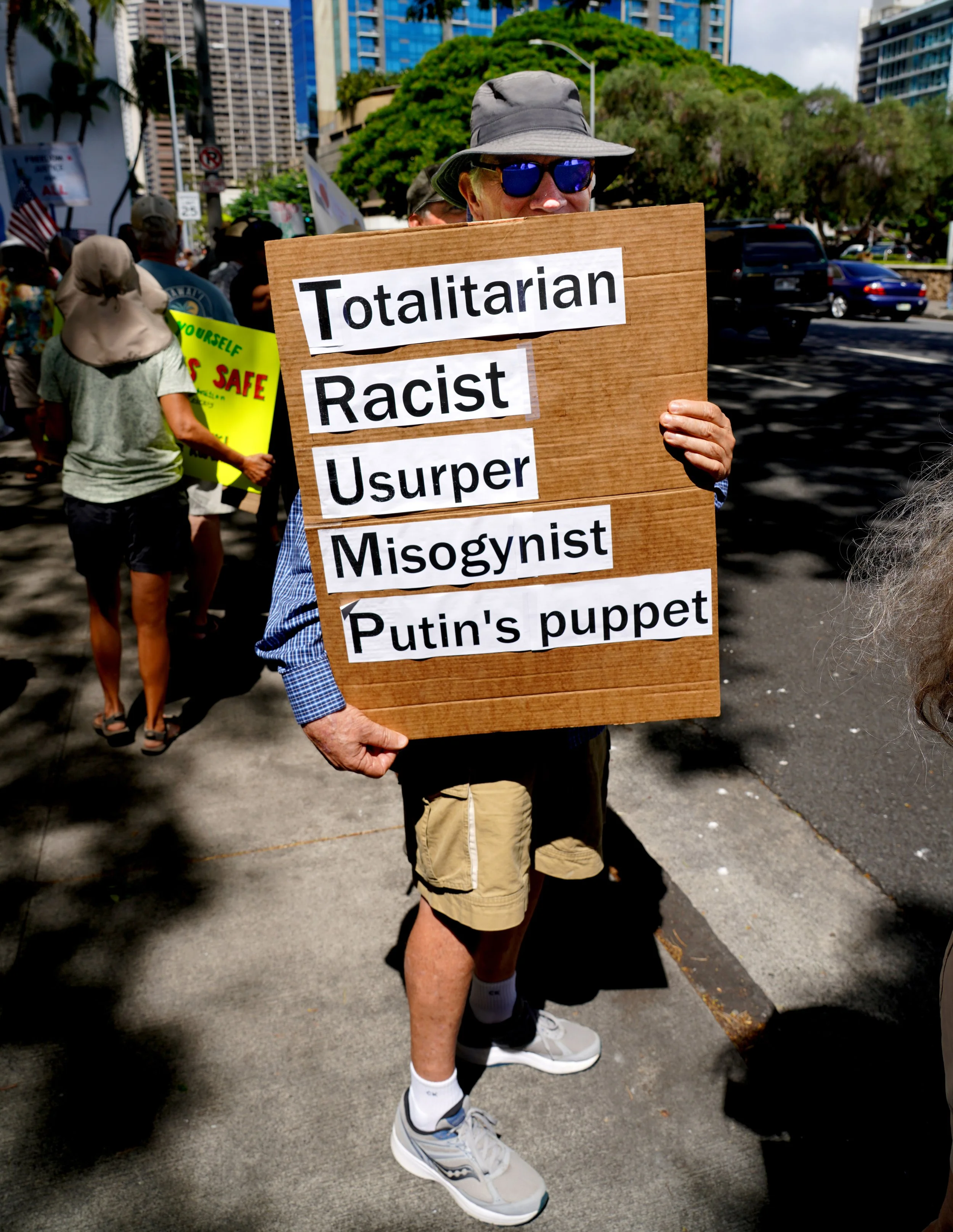 DSC07265 T-R-U-M-P.jpg