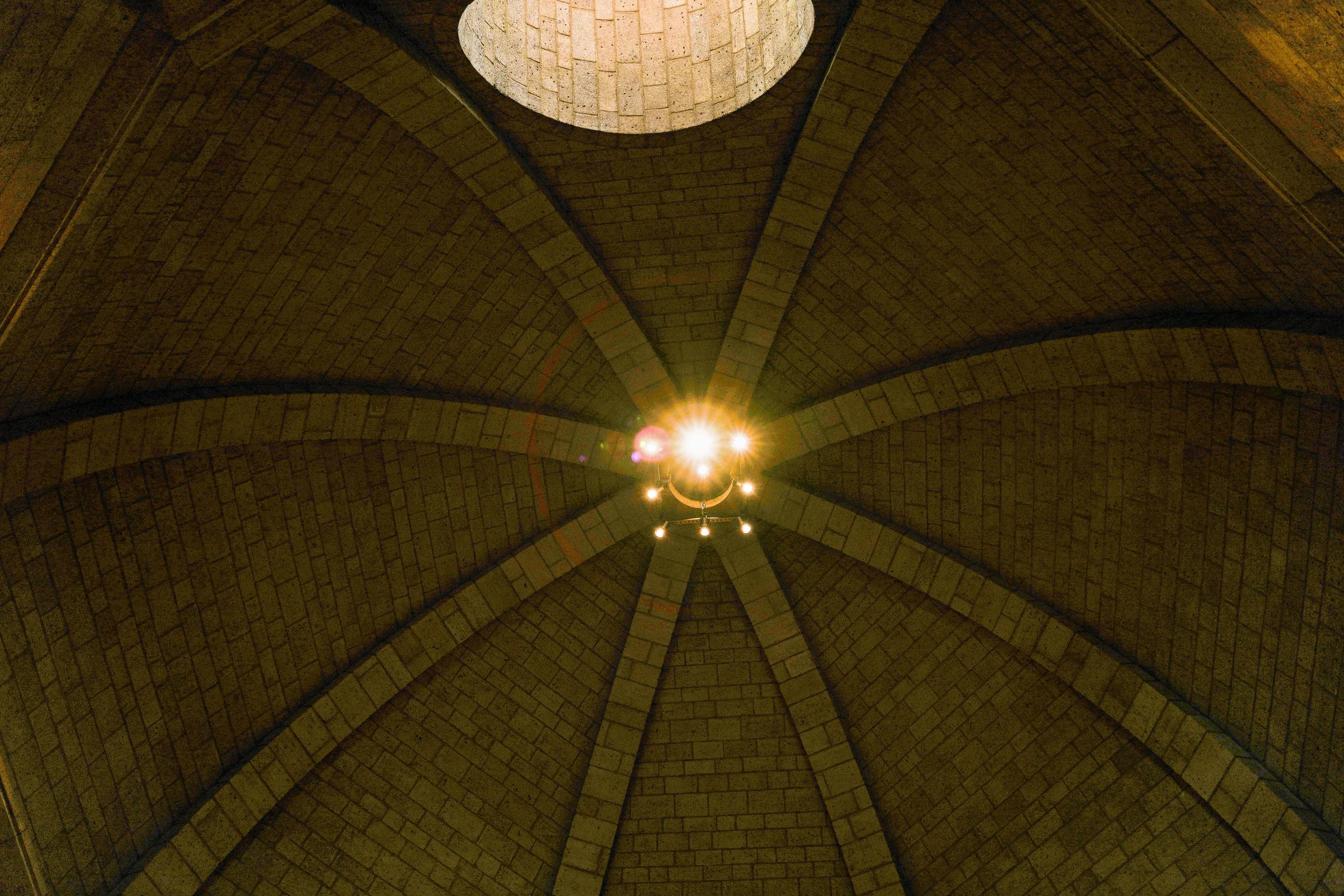 Interior dome with oculus
