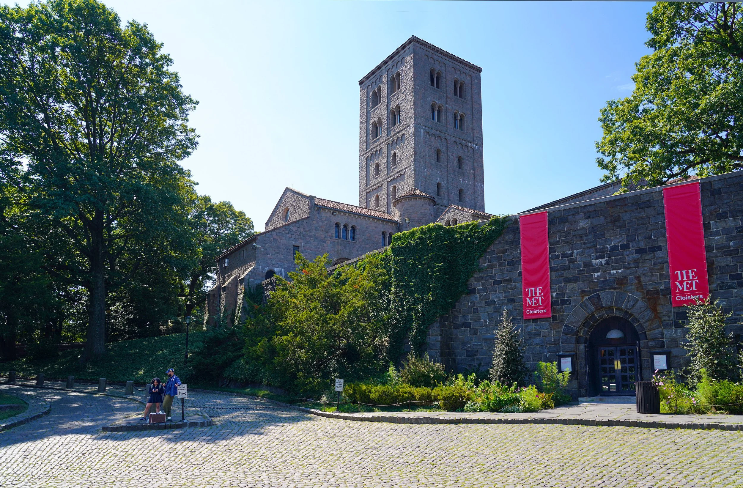 DSC05846_MET Cloisters external wall bldg_sm-2.jpg