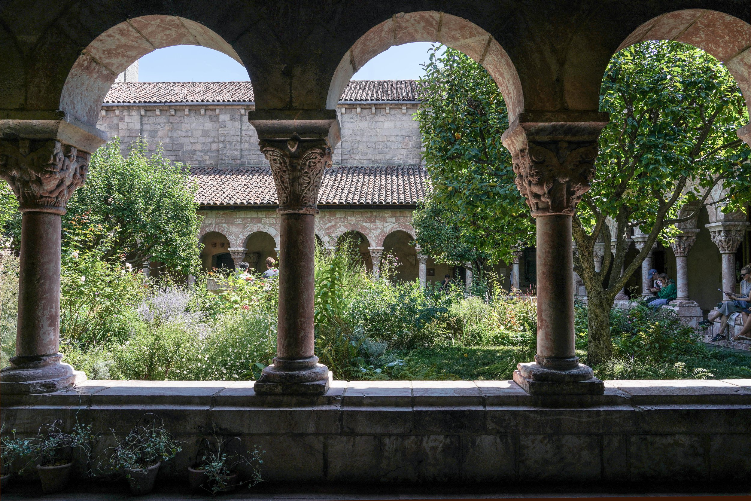 DSC05784_Cuxa Cloisters interior garden_V-2_sm.jpg