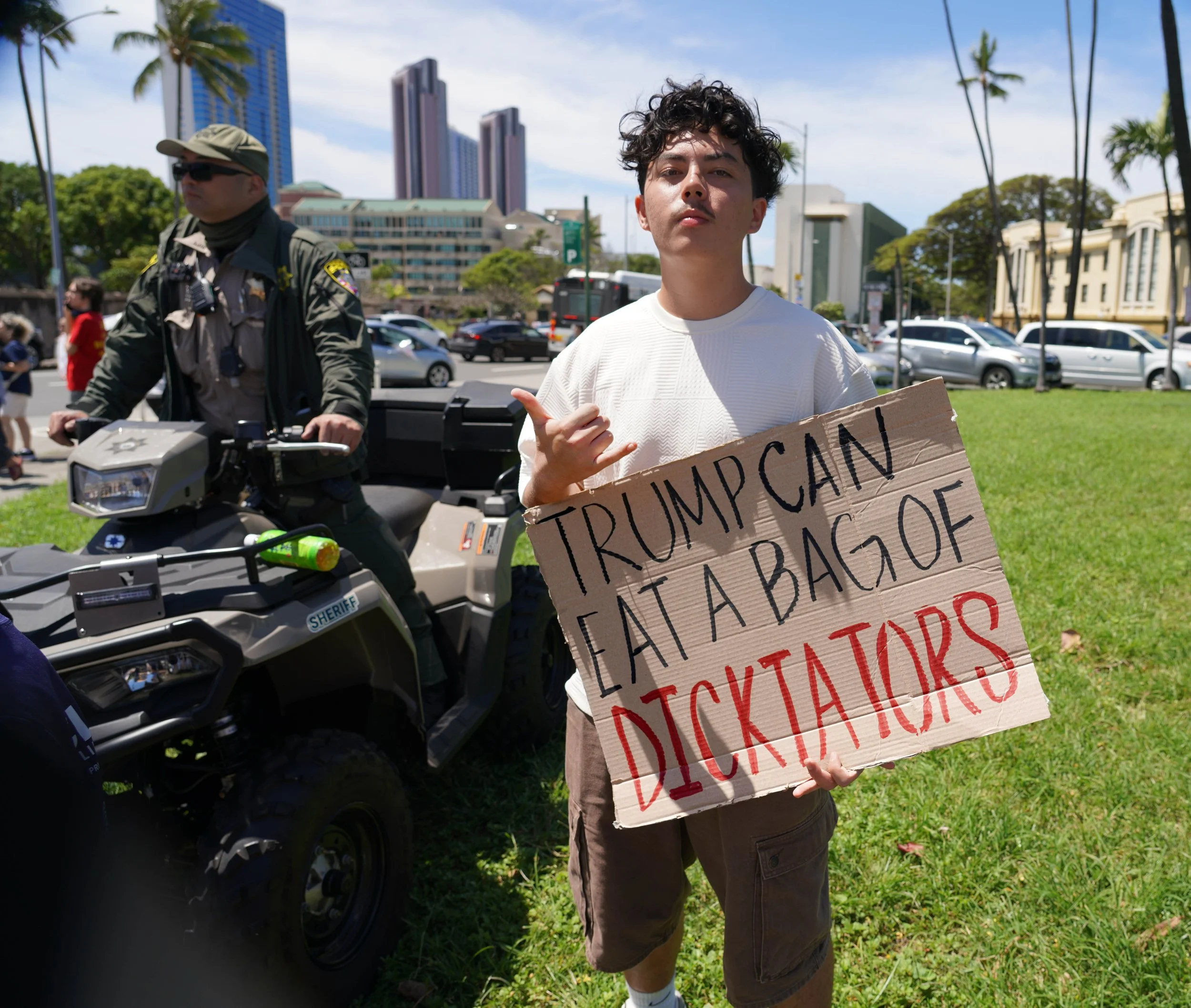 DSC07787 eat dicktators.jpg