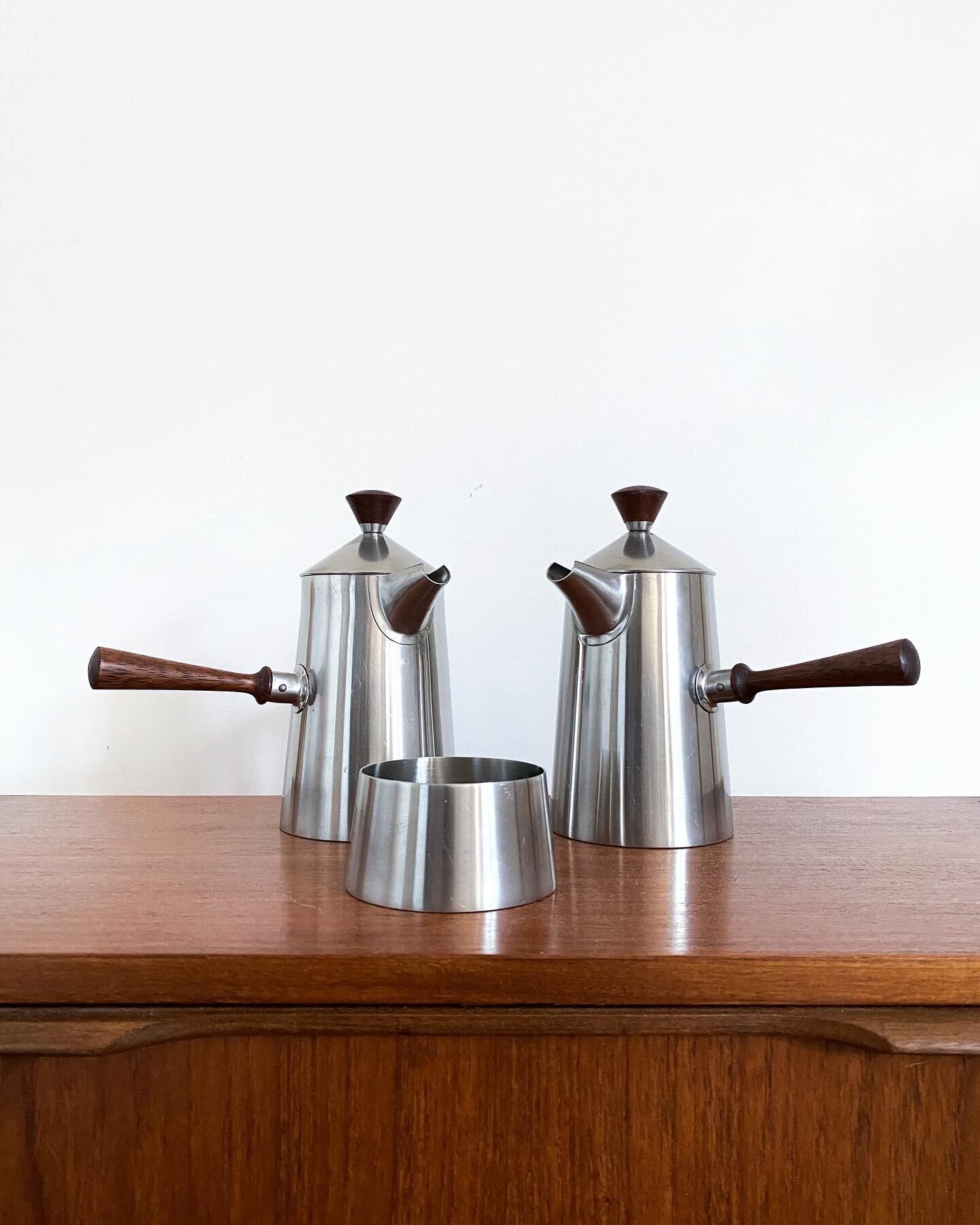 New in &hellip; this stainless steel coffee set designed by Robert Welch as part of the Campden range for Old Hall.

Available | DM for details

#robertwelch #oldhall #campden #midcentury #midcenturymodern #midcenturydesign #20thcentury #britishmoder