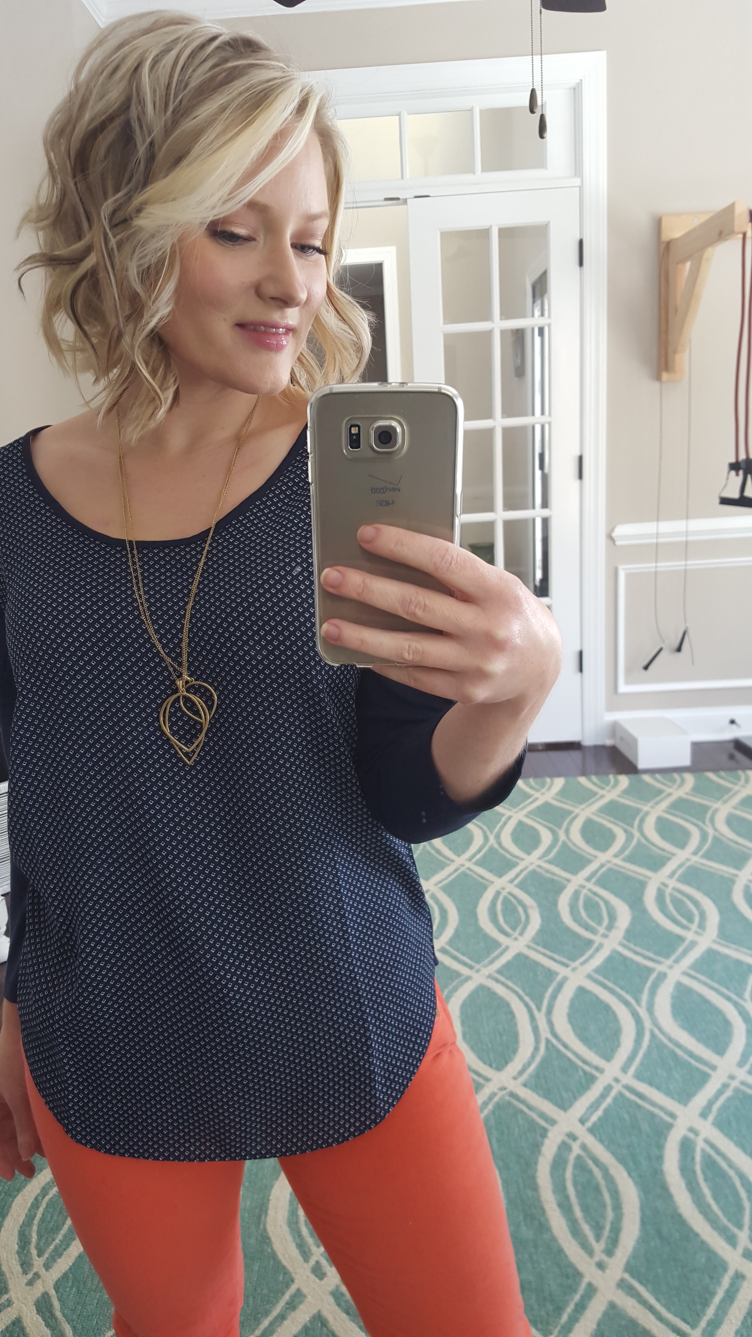 Yesssss! I love this color combination! It is so cute, I love that it is different and screams spring. Even though it it the middle of winter, I needed a bit of color in my life! I am absolutely digging my new hair style. Sometimes it is really worth it to switch things up and have a change. 