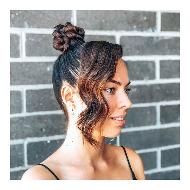 || HAPPY F R I Y A Y! || Event or special occasion on this weekend? Don't forget to book in your hair so you look your absolute best 😍 | .
.
#clayfieldhairdresser #blkavehair #brisbanesbestsalon #brisbanesbesthair #blackavenuehair #brisbanehair #bri
