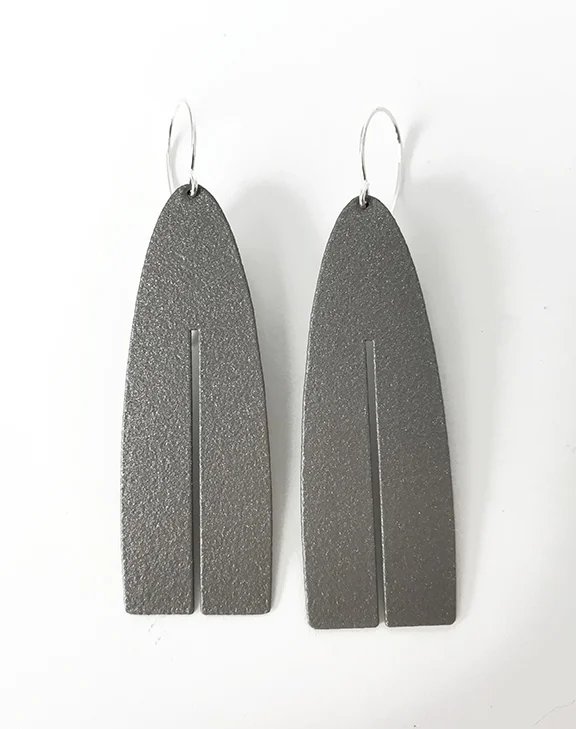 E-tassel_grey.jpg