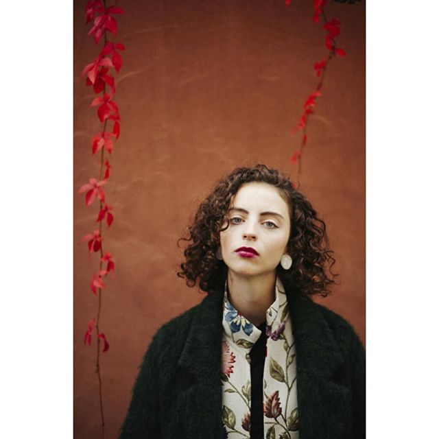 Joana on Red  #moodyports #portraitvision #portrait #portraitsvisuals  #portraitfeed #portraitgames #bleachmyfilm #vsco #portraitpage #fujifilm_ch #portraits_mf