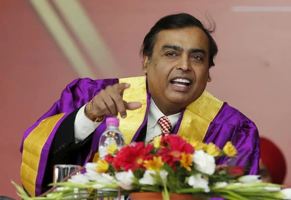 Billionaire Mukesh Ambani, seen here at a convocation ceremony, wants to reinvent all aspects of India's economy with digital technology. © Reuters