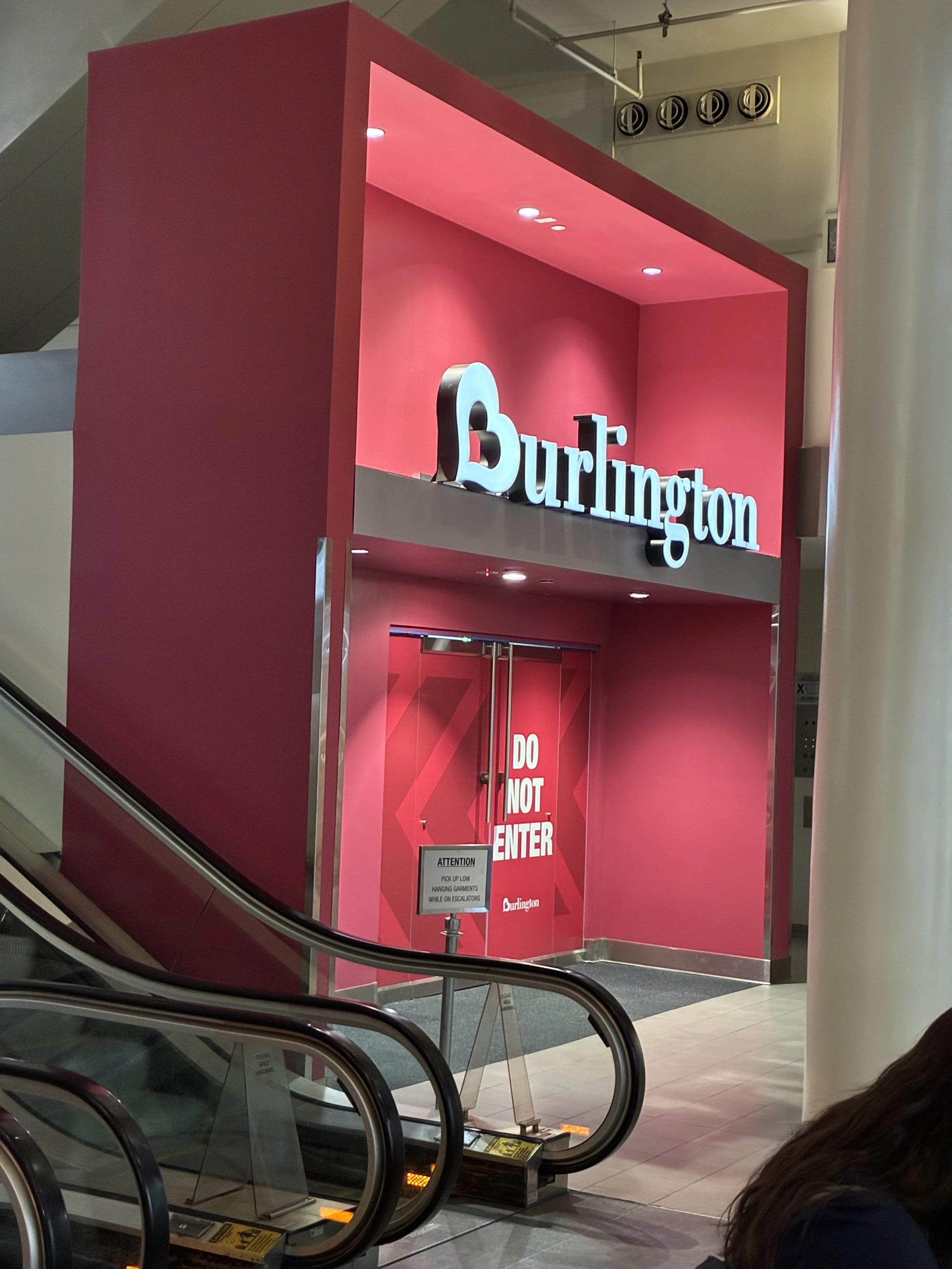 I designed the egress portal for Burlington’s Chelsea NYC flagship to maintain a cohesive brand presence while supporting a clear visual hierarchy within the shared lobby. Using a more restrained expression of the brand’s signature red, illuminated s