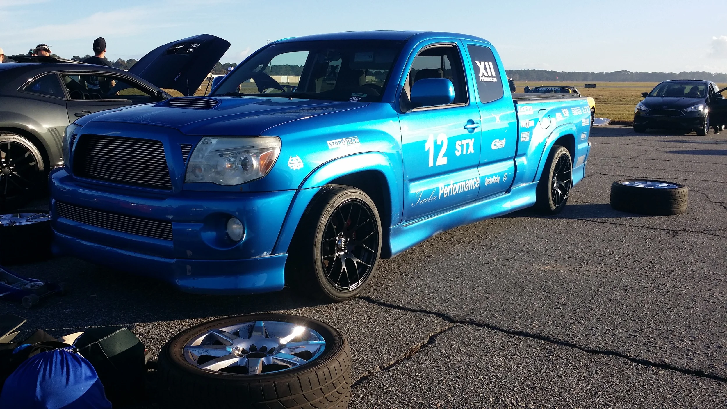 X-Runner VS Mustang GT Autocross: Dual Screen with Telemetry