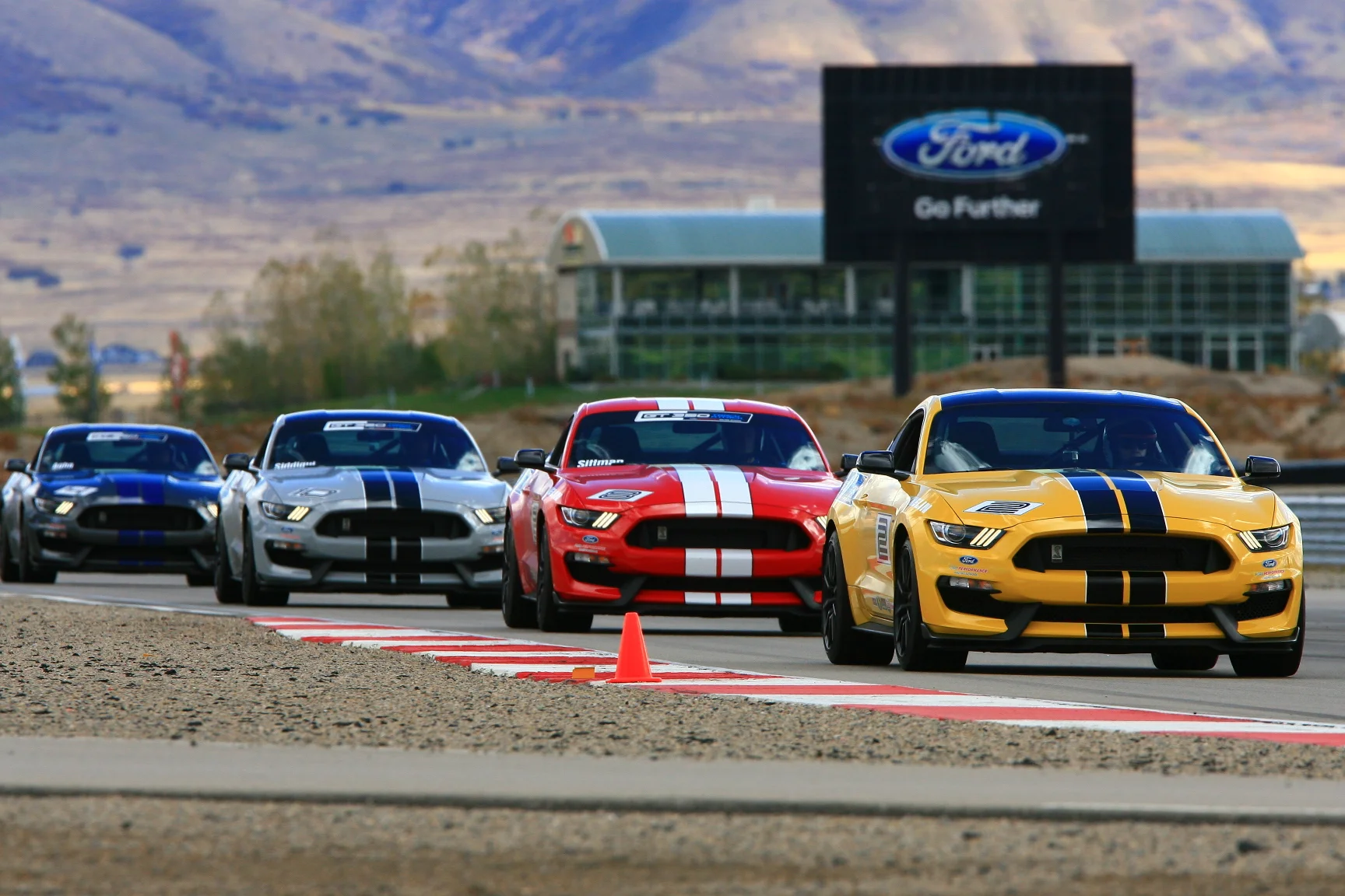 Ford Performance Racing School: Shelby GT350 Full Experience 