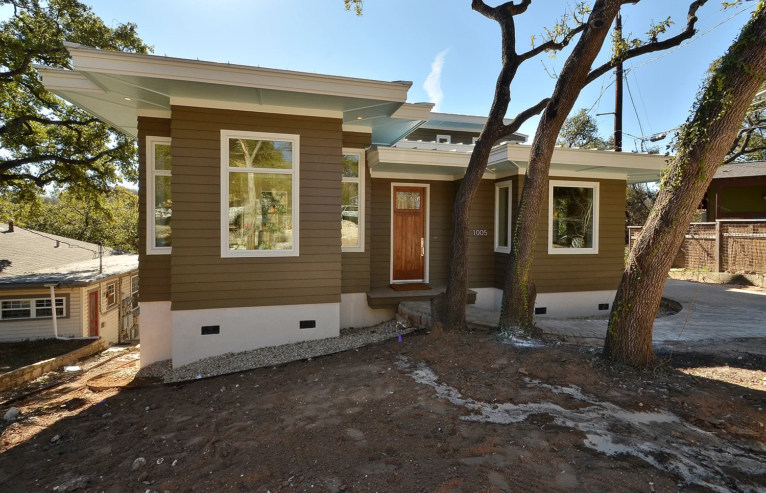 Exterior Front 02.jpg