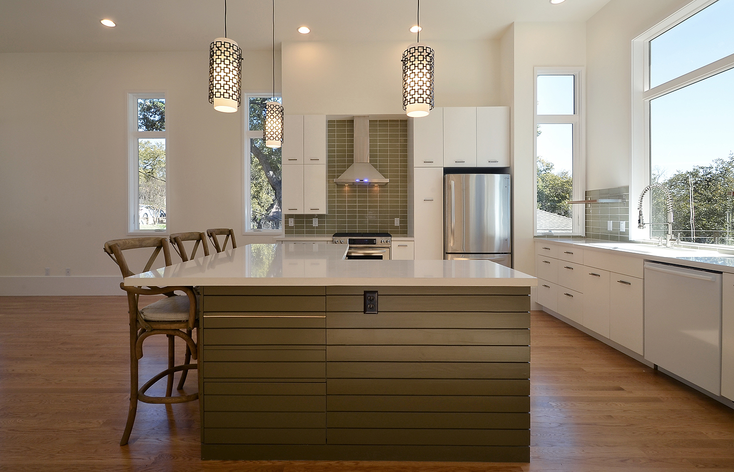 Kitchen and Breakfast 01.jpg