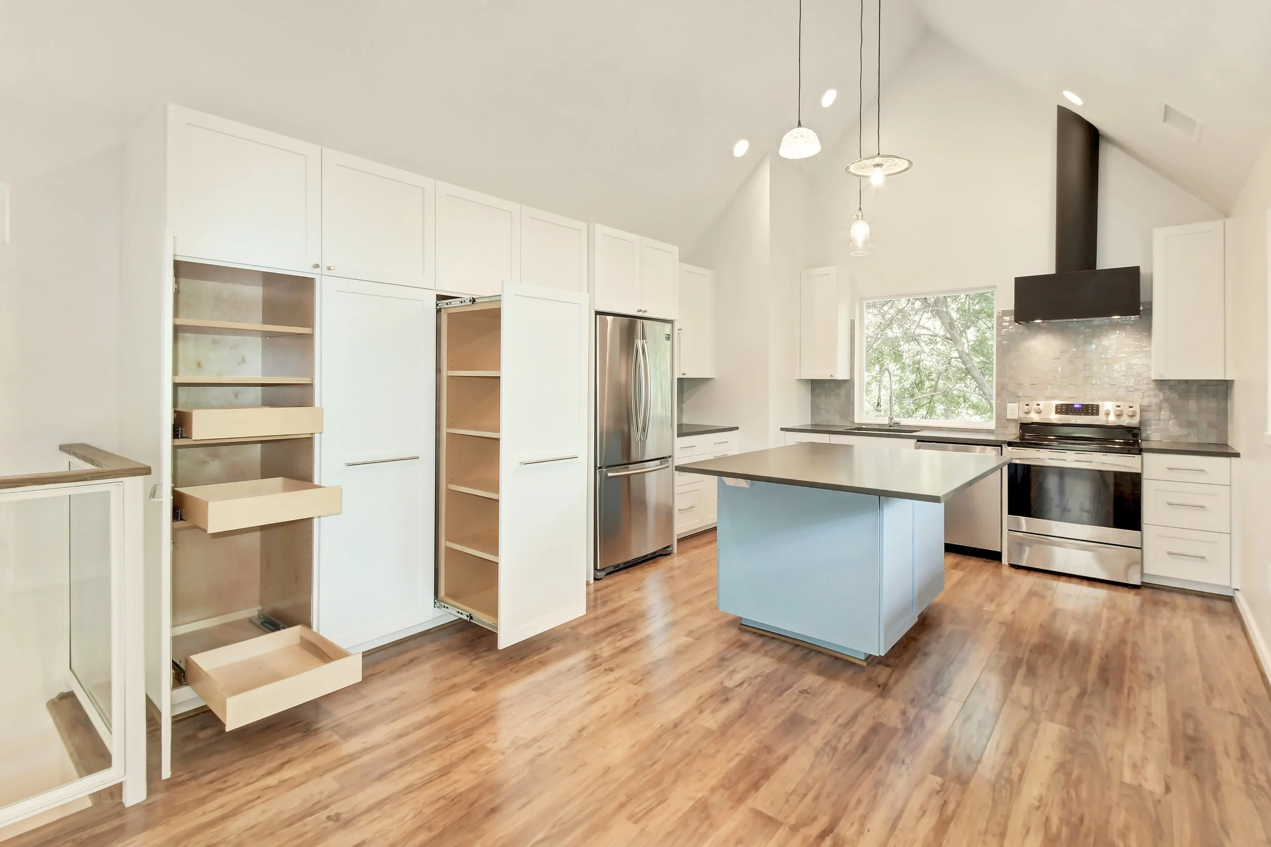 6507 Laird Drive 11.jpg