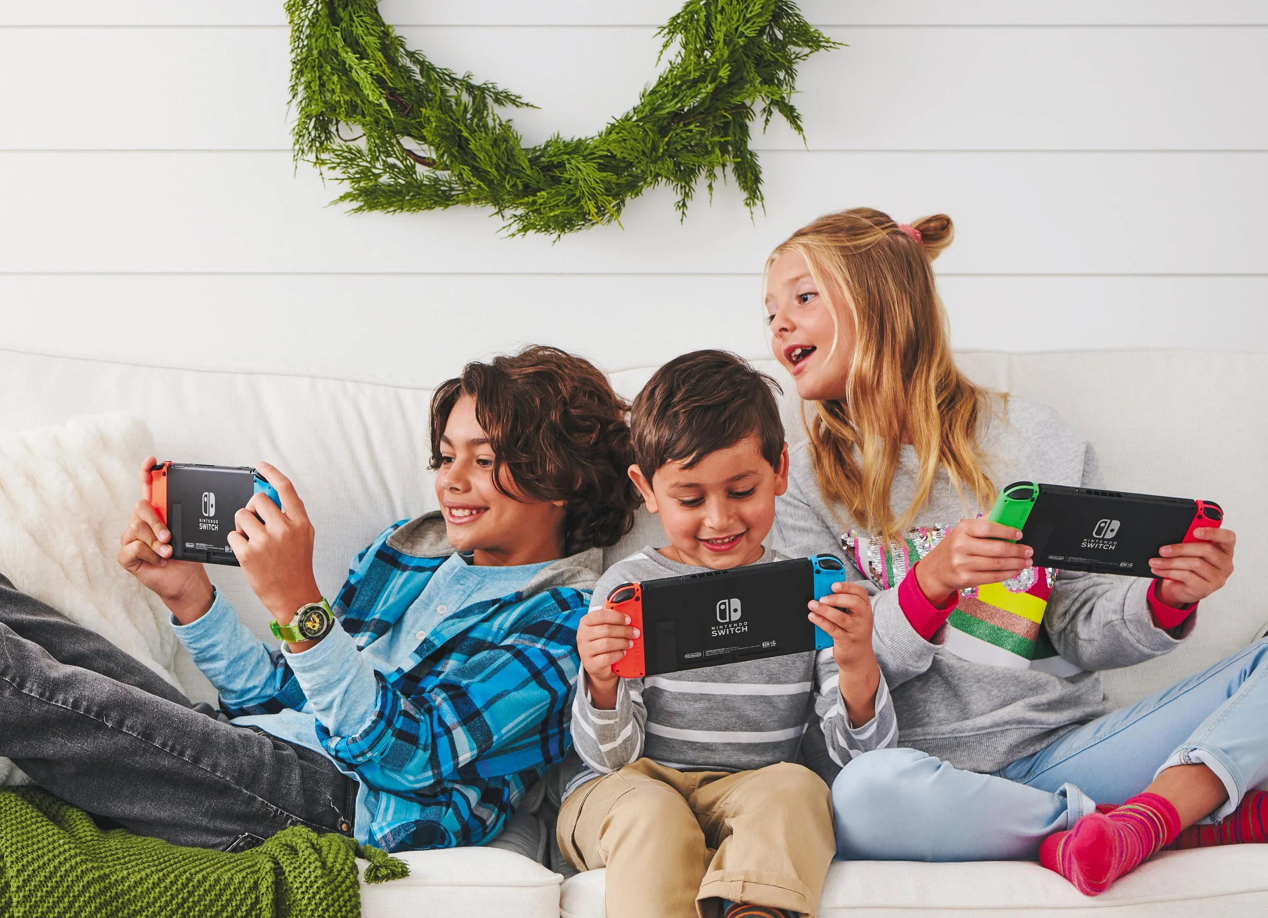 961780-FY22-Toy-CTLG-Nintendo-Switch-System-OF-TAB_0386_ks_rtchd.jpg