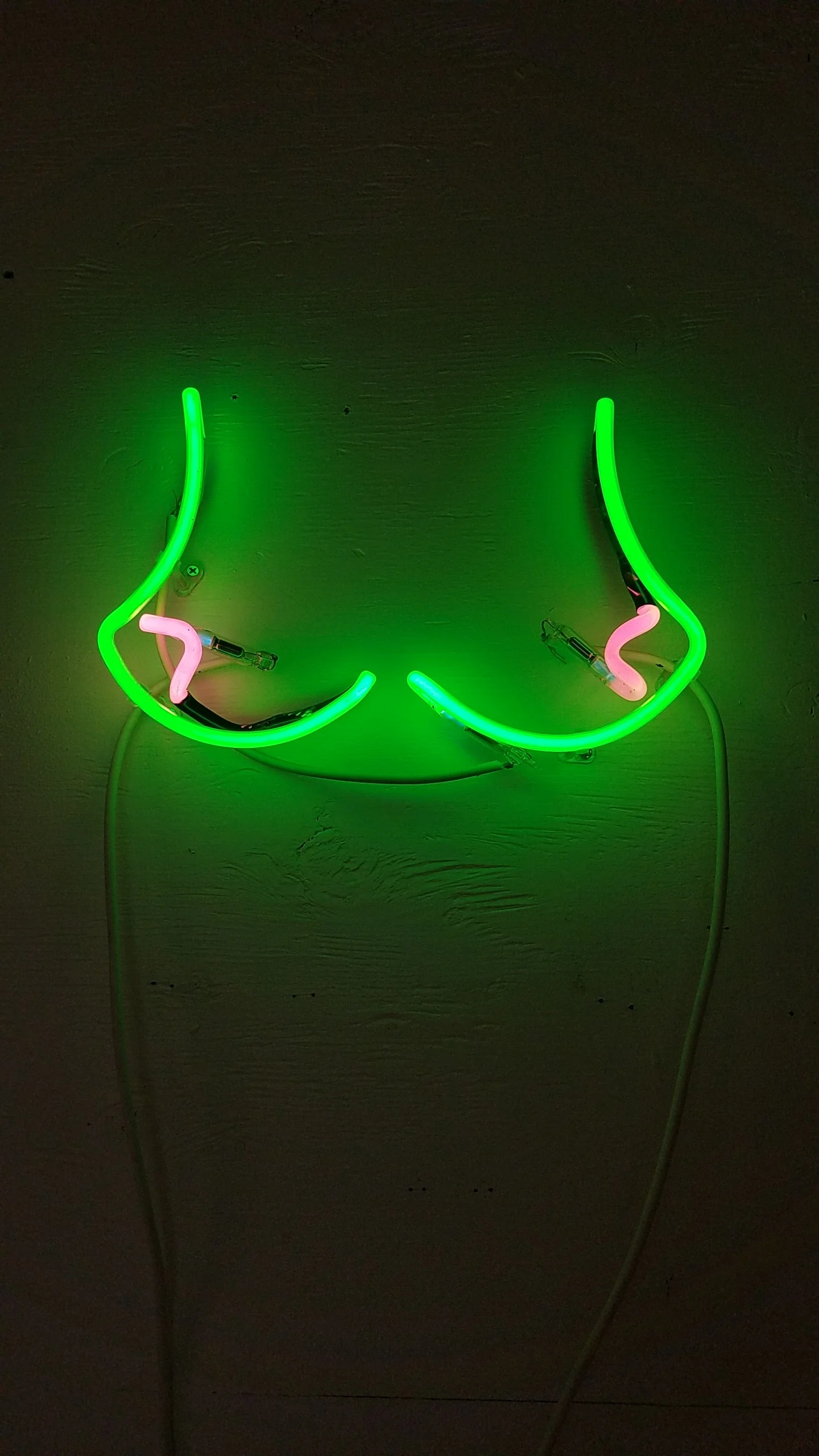 AlienBoobs.jpg