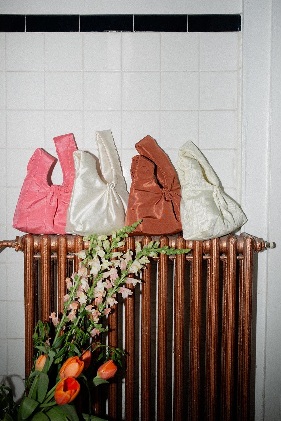 https://i.etsystatic.com/34318524/r/il/80d753/6801346987/il_fullxfull.6801346987_fn7h.jpg