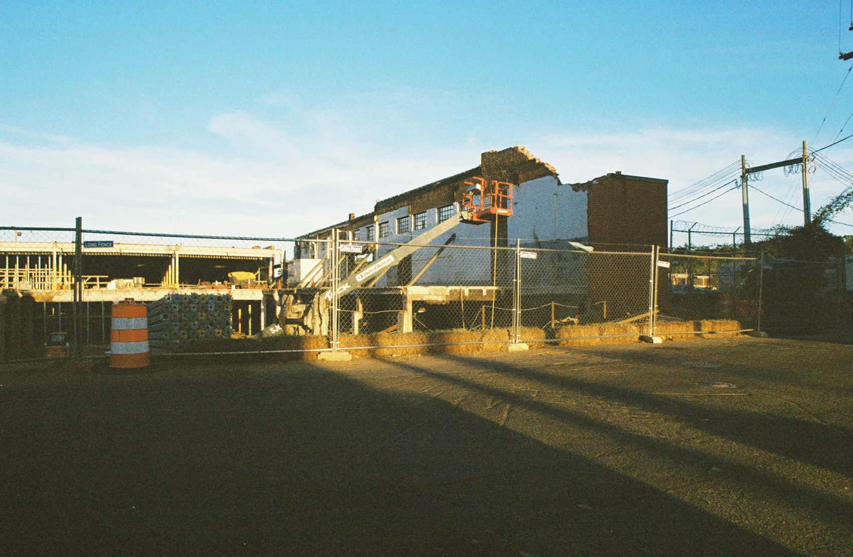 0683857-R1-035-16.jpg