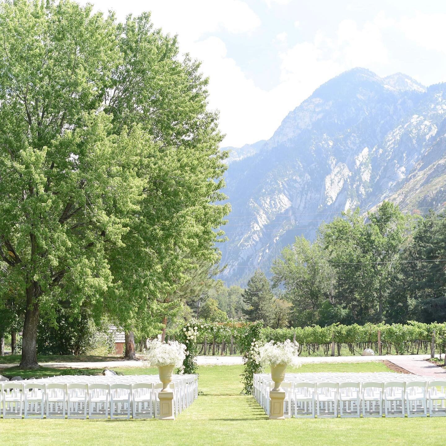 This dreamy Utah wedding is featured on @rockymtnbride today! 🌿🏔️