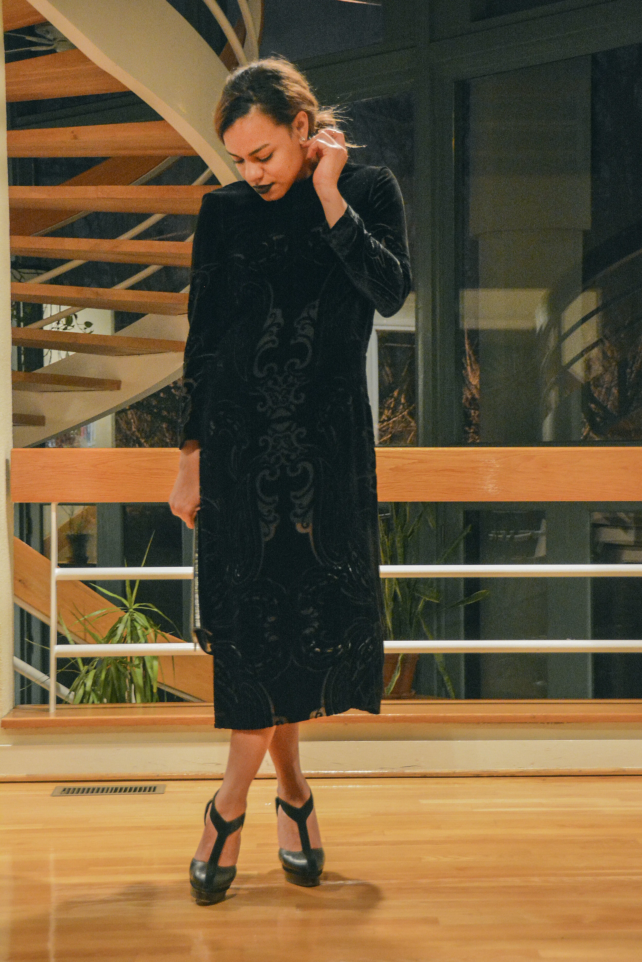 wearing: ZARA dress, YSL shoes & clutch