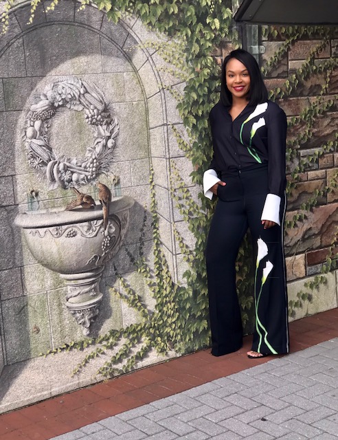 I had to have this outfit from the Victoria Beckham X Target collection! It was perfect to wear and grab a cute flick by this mural in Downtown Frederick, MD aka my hometown. 
