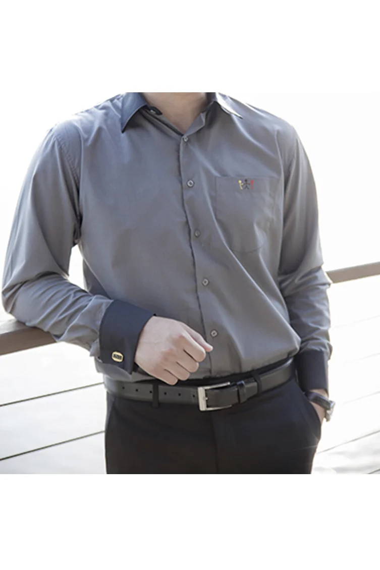 GREY SHIRT BLACK COLLAR