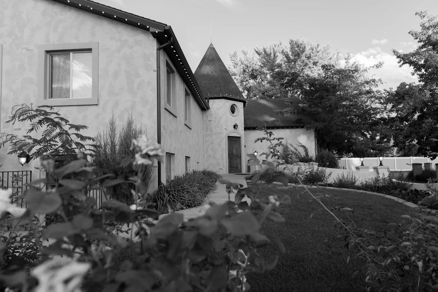 photographybyjamileavitt-bountifulutahflorentinegardenswedding_0051.jpg