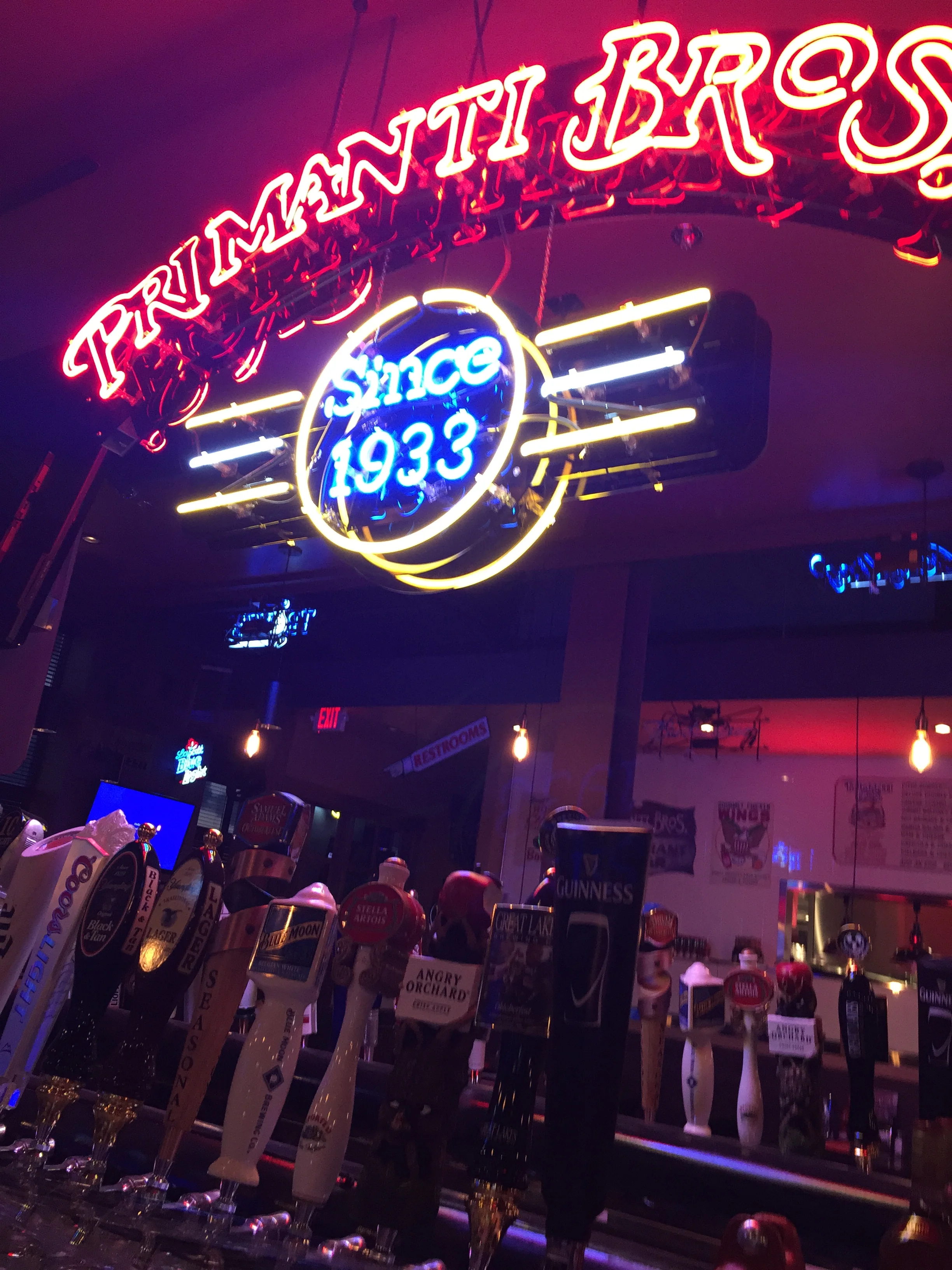  Custom neon signage 