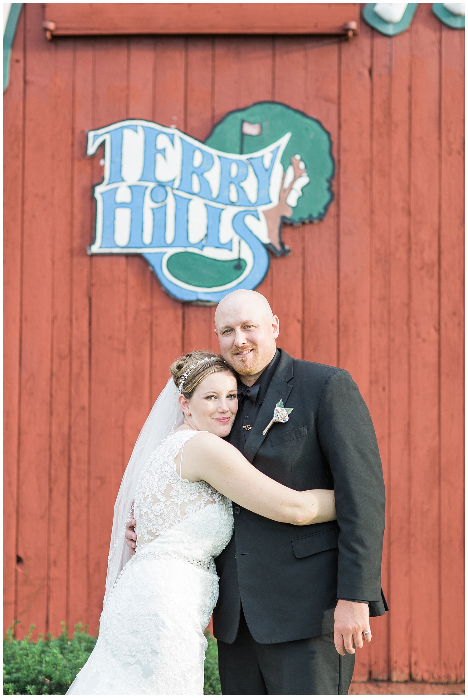 Jessica and Scott McKay - Terry Hills Golf Course - Batavia NY - Lass and Beau-803_Buffalo wedding photography.jpg