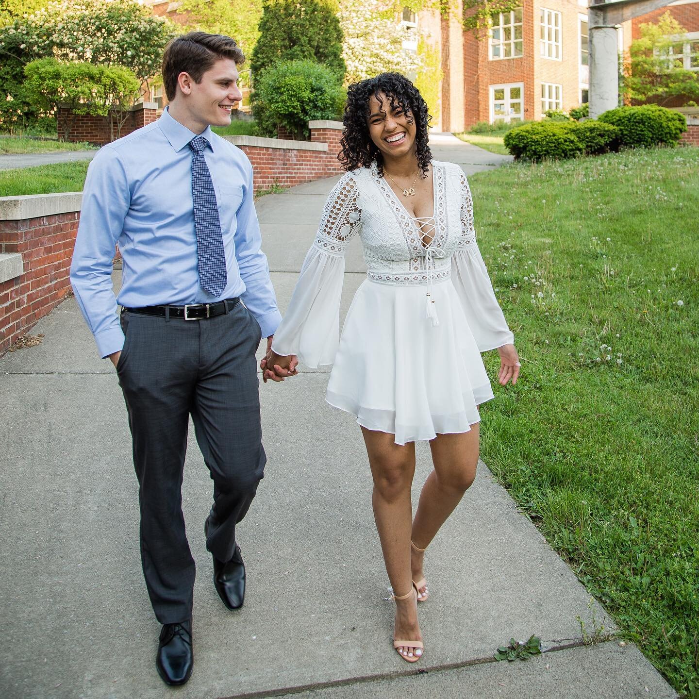 Still can&rsquo;t get over this session and how beautiful these two humans are 🥰😍
@sunygeneseo #geneseo #lassandbeau
