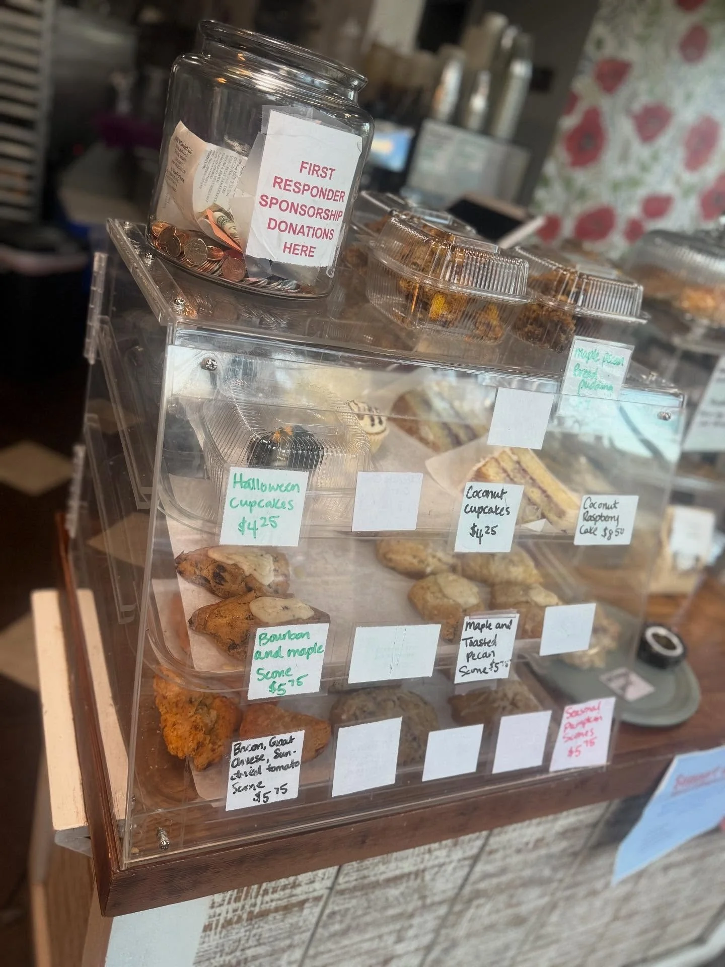 Who said Mondays have to be rough?
We’re open — and we’ve got all the cozy goodness you need to start your week right! ☕💛
✨ Fresh-baked seasonal pumpkin scones
🥓 bourbon maple toasted pecan scones
🌯 savory breakfast burritos loa