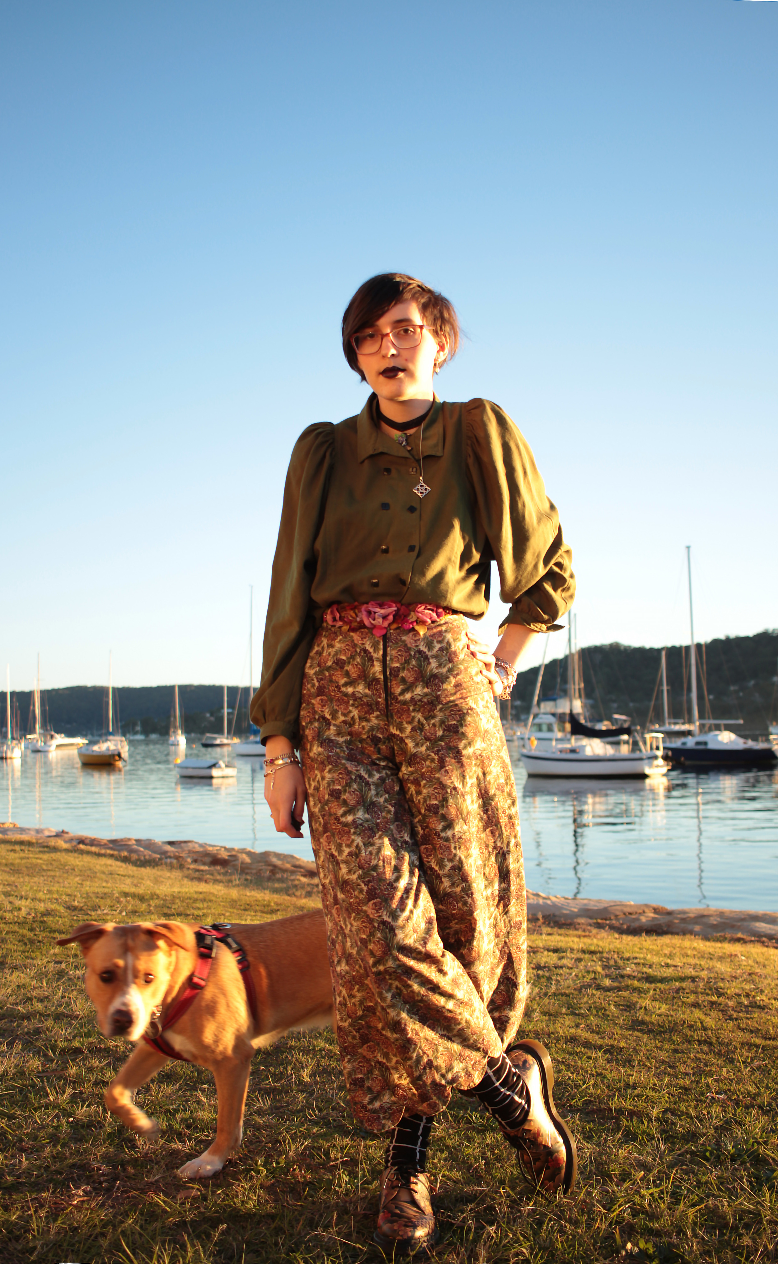 Lets take a moment to appreciate how perfectly this doggo photobombed my outfit shoot. 