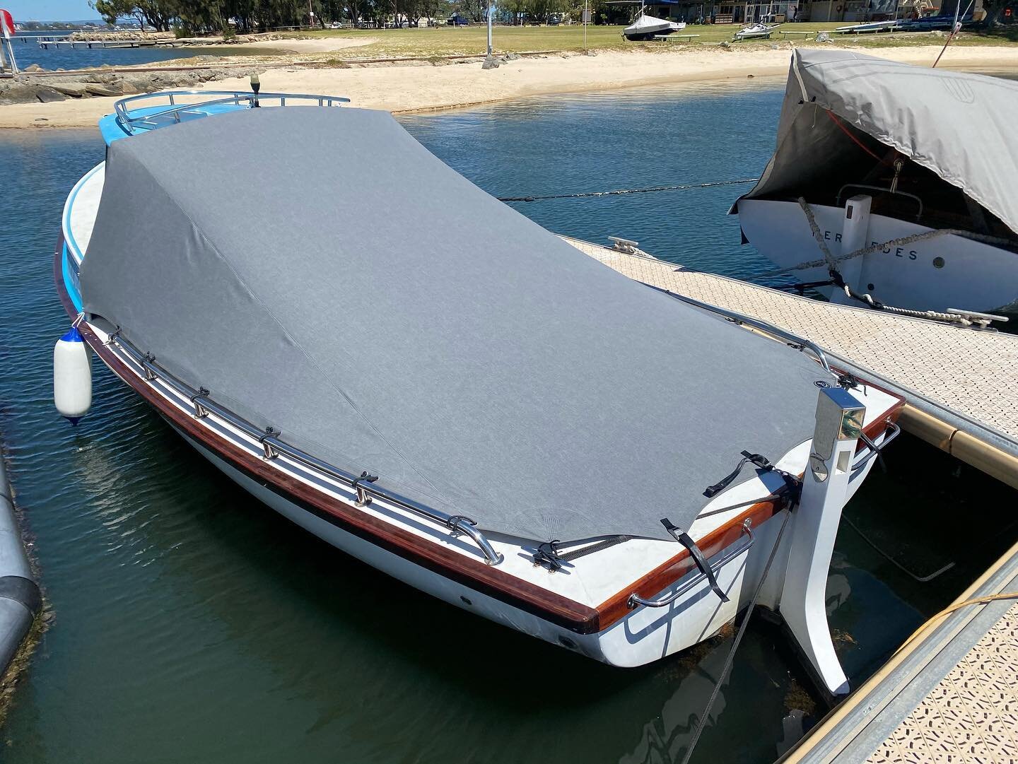 So it&rsquo;s almost March and we haven&rsquo;t posted one job yet!! So many nice jobs completed in 2021 and many more to come. First up a little cover for this wooden beauty using Sunbrella Smoke and Tenara Thread  #sunbrella #boatcover #marintrimmi