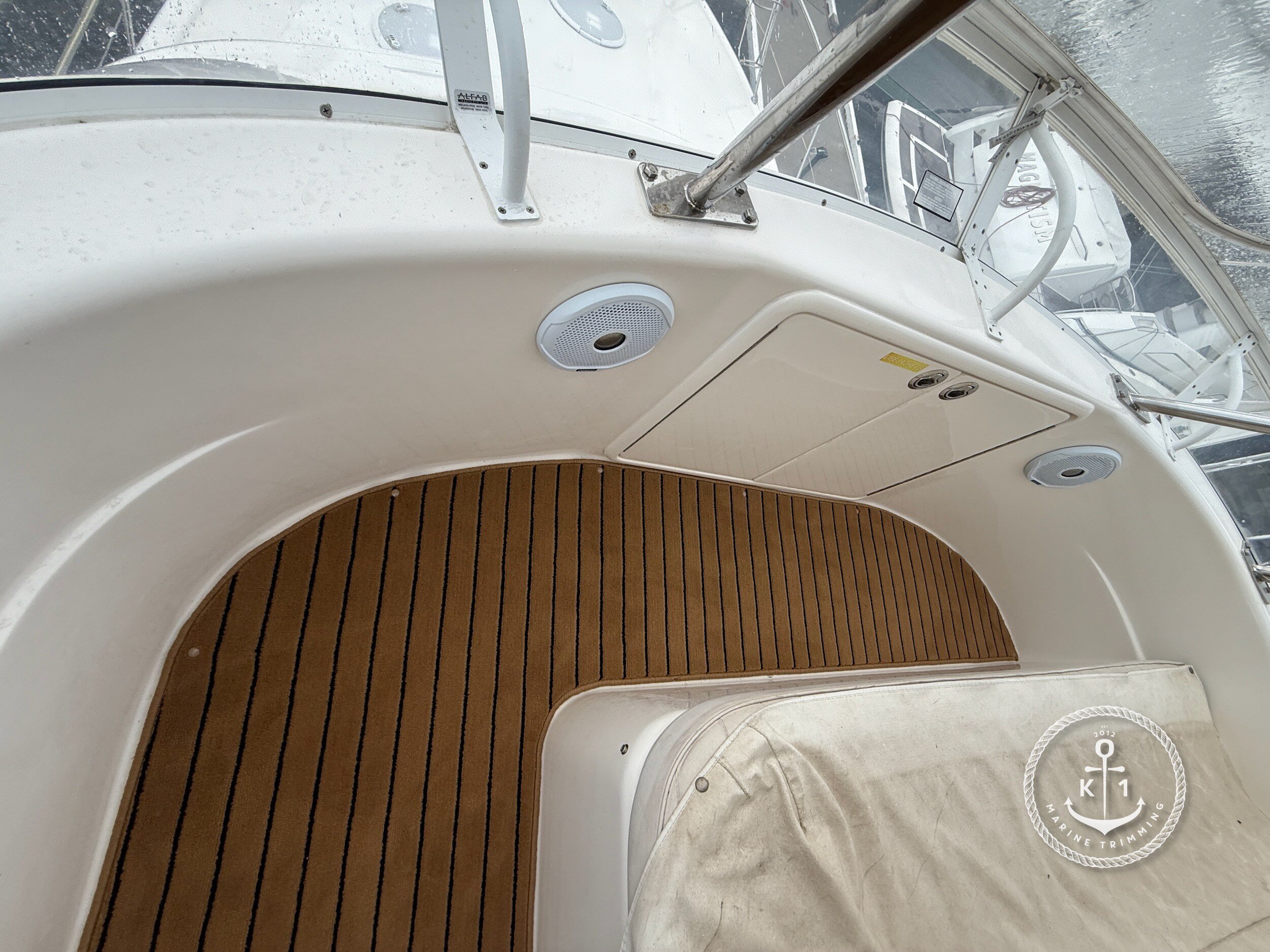 Riviera 37 Flybridge