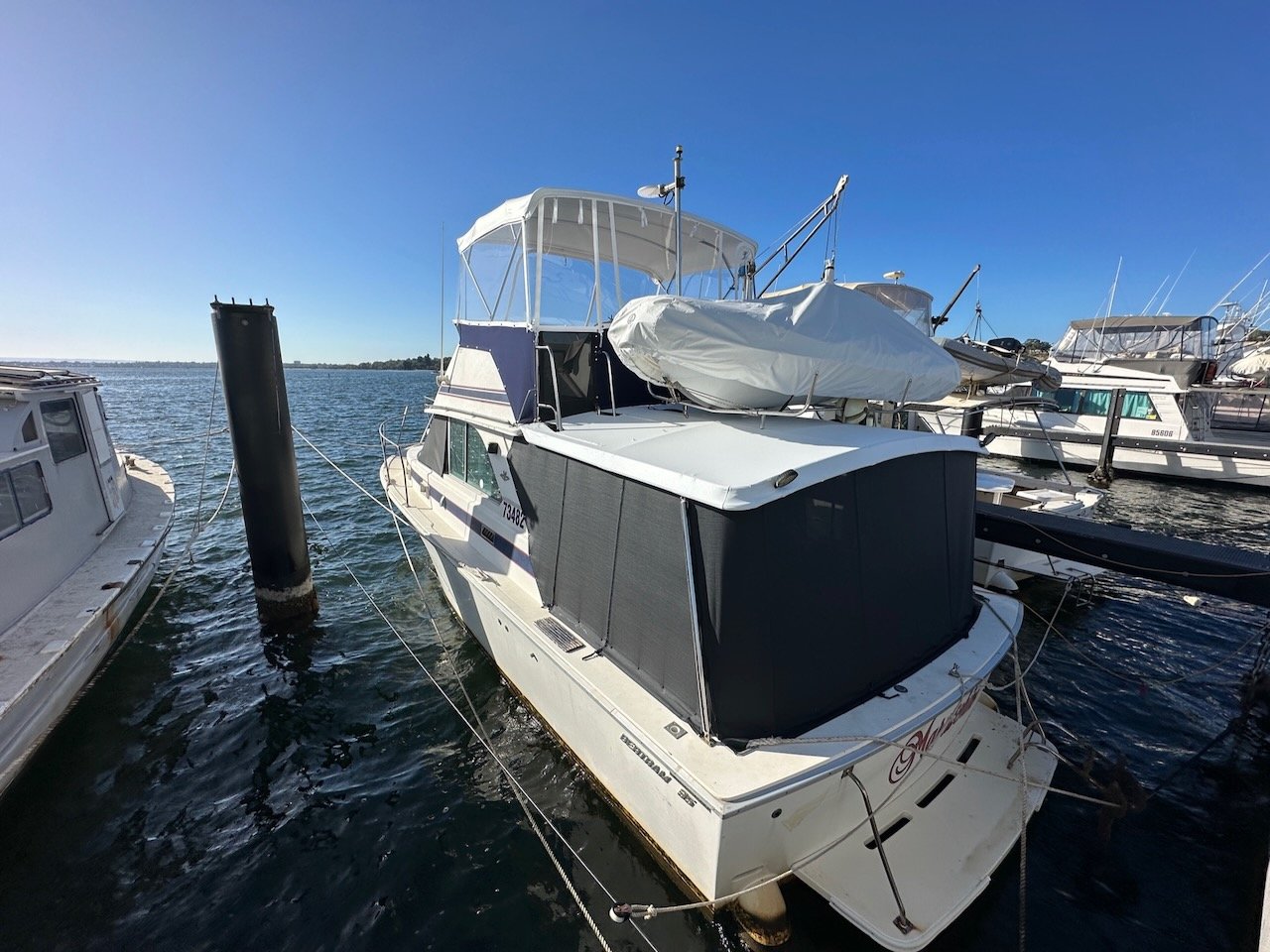 Bertram 35 Flybridge MK II