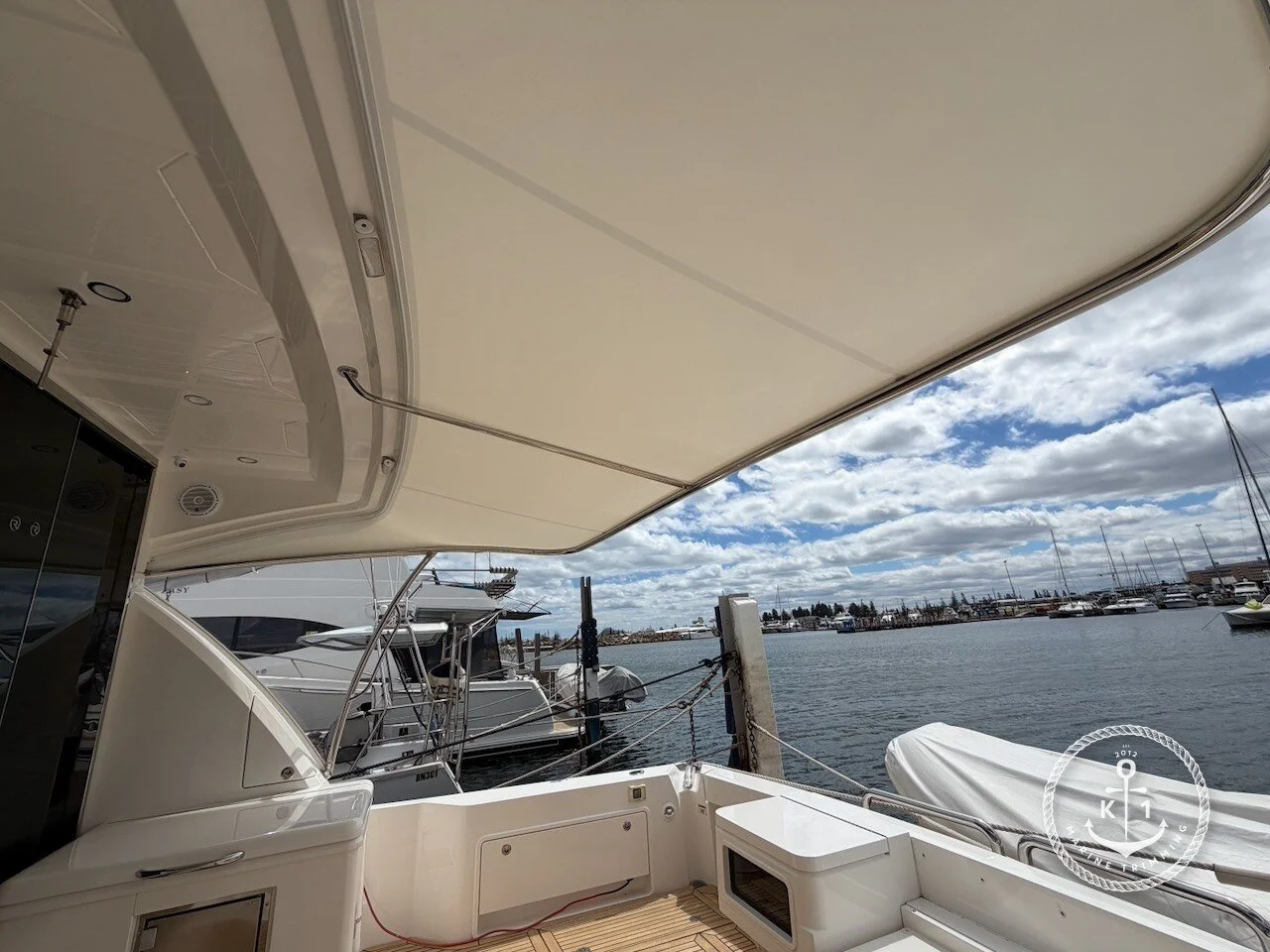 Riviera 52 Enclosed Flybridge