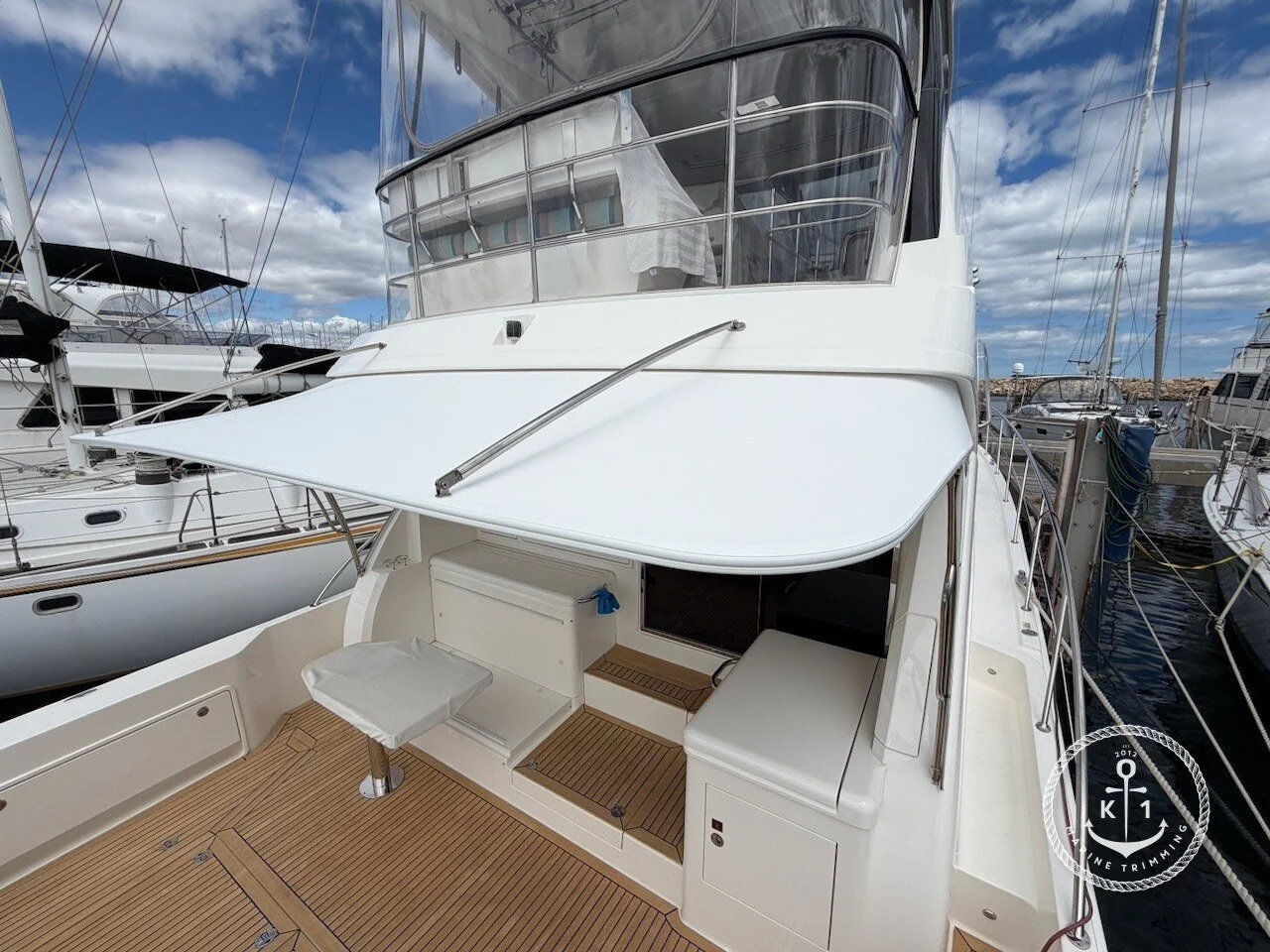 Riviera 52 Enclosed Flybridge