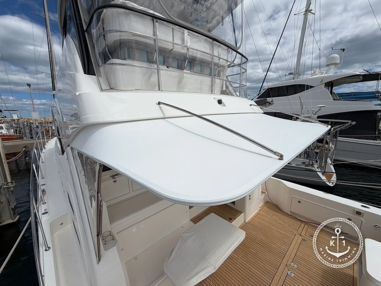 Riviera 52 Enclosed Flybridge