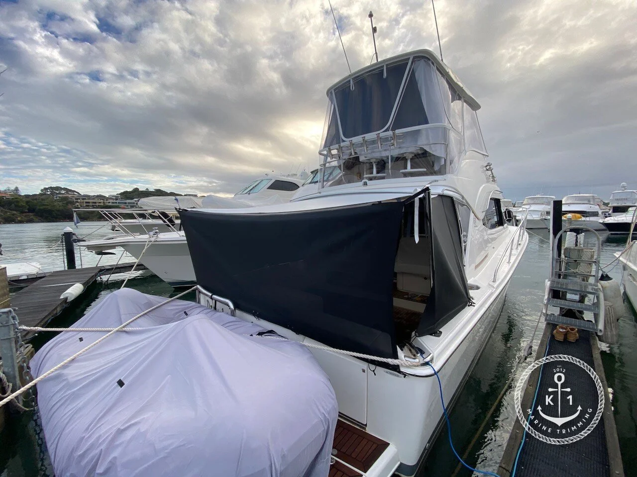 Riviera 43 Flybridge